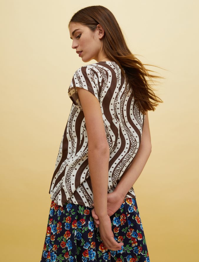 MAX&Co. mujer Camiseta flameada de personas, lugares y colores. Z860B580 vestir patrón marrón